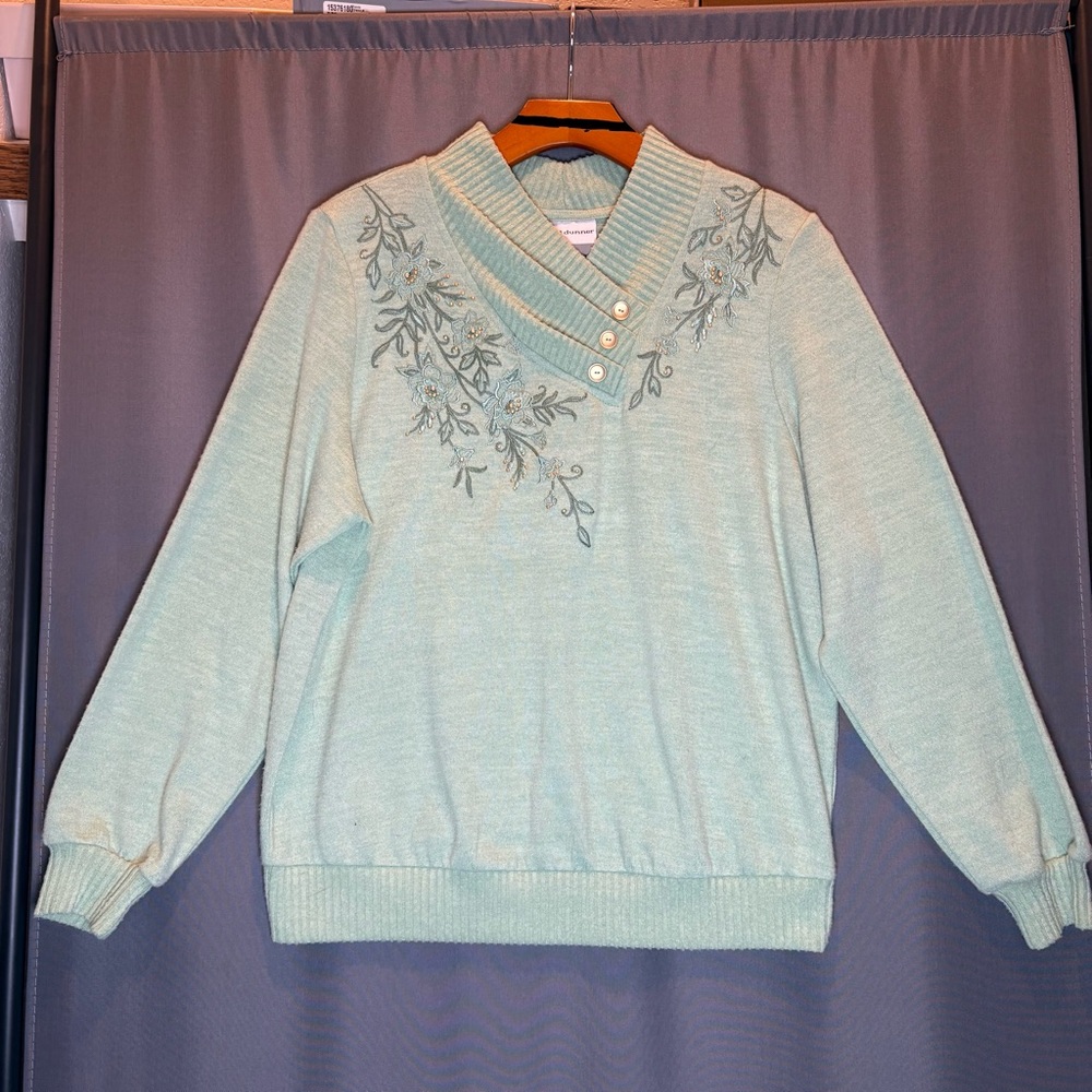 Alfred Dunner Light mint  Green Embroidered  Sweater